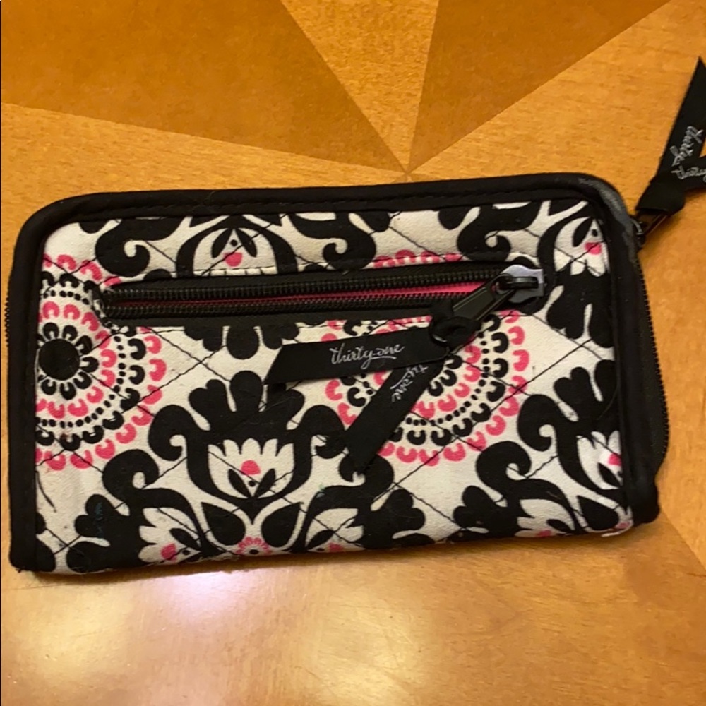 Thirty-one wallet with pretty pattern
